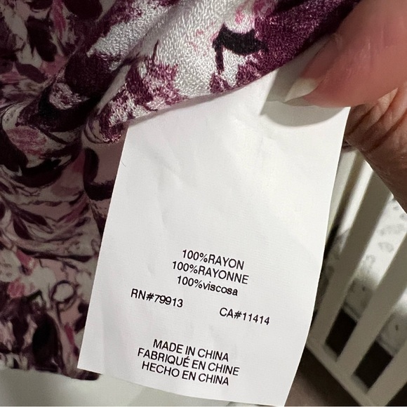 A Pea in the Pod Women’s maternity blouse, pink burgundy pattern Size Medium NWT - Picture 4 of 6